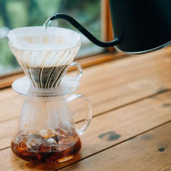 Набір HARIO V60 GLASS, графин 600 мл, скляний пуровер 02, мірна ложка, 40 фільтрів S-VGBK-02-T фото